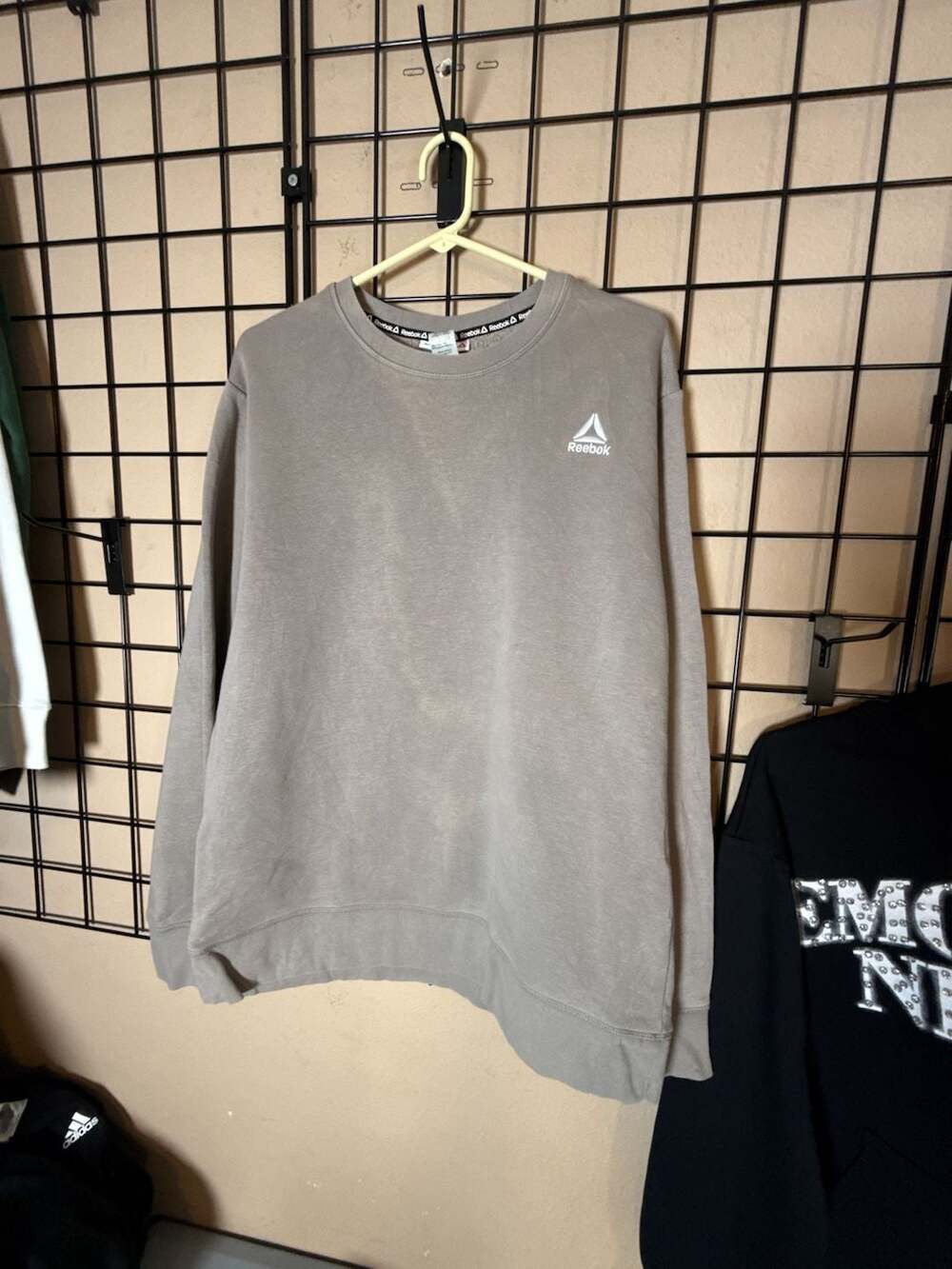 Reebok Delta Fleece Crewneck Sweatshirt Size L Taupe Brown